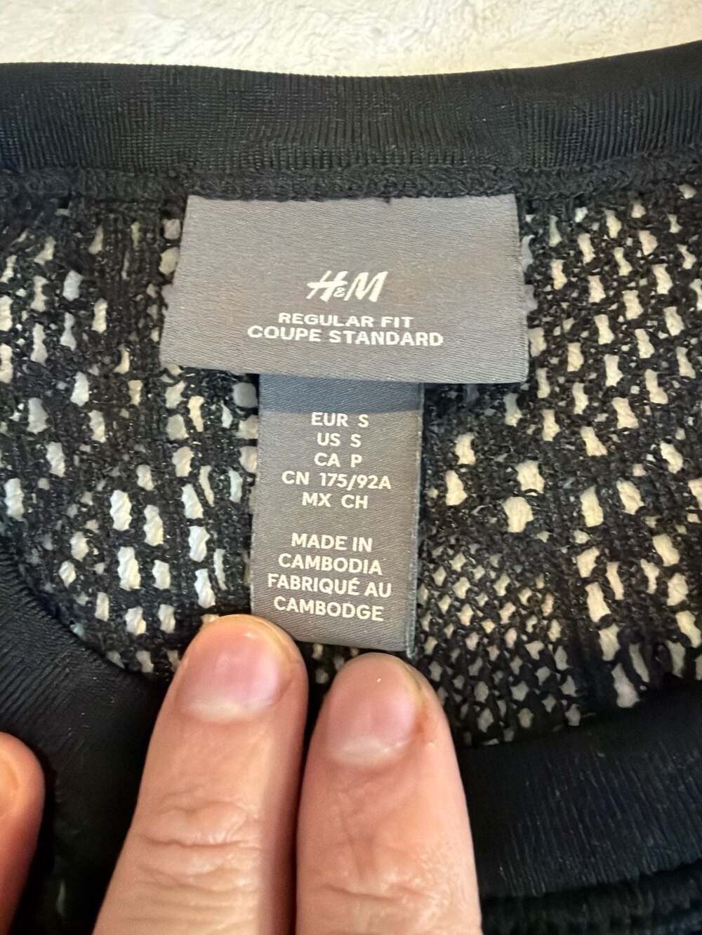 H&M Regular Fit Black Crochet-Look Knit Mesh Tank Top - Picture 4 of 7